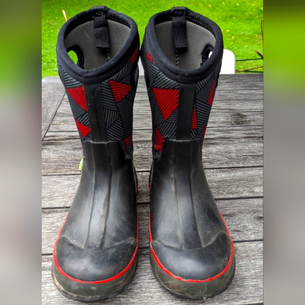 Bogs Classic Winter Boots, size 2 big kid